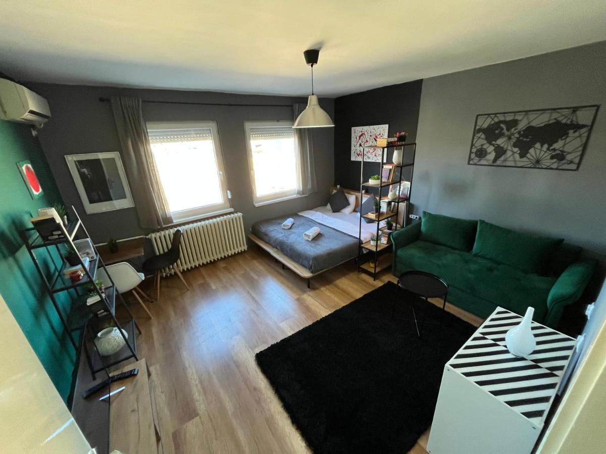 Mickitos City Center Apartment スコピエ エクステリア 写真