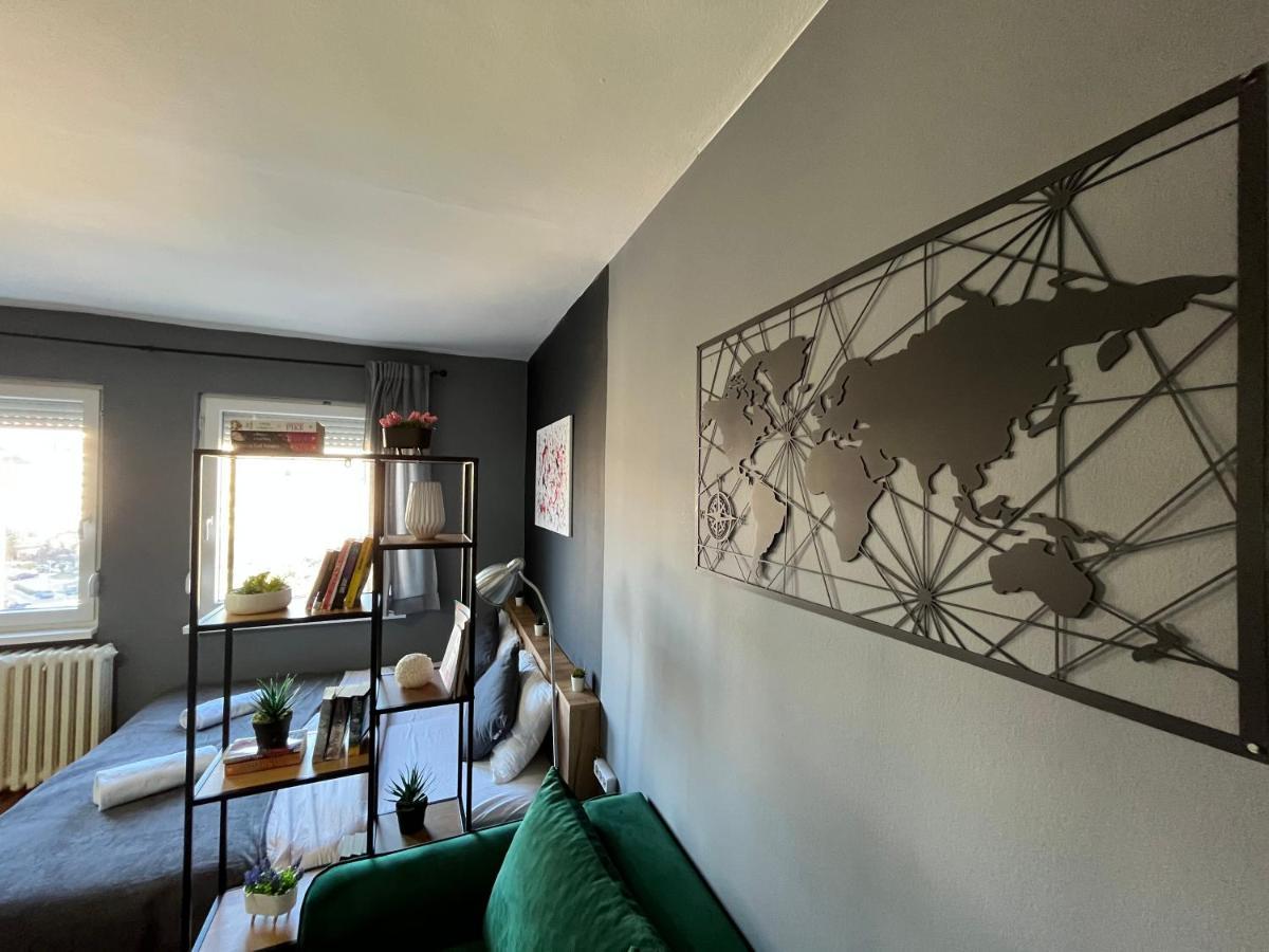 Mickitos City Center Apartment スコピエ エクステリア 写真