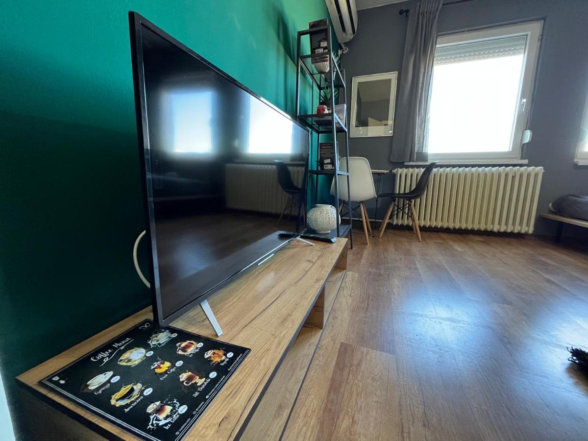 Mickitos City Center Apartment スコピエ エクステリア 写真