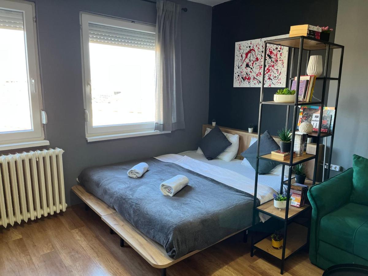 Mickitos City Center Apartment スコピエ エクステリア 写真